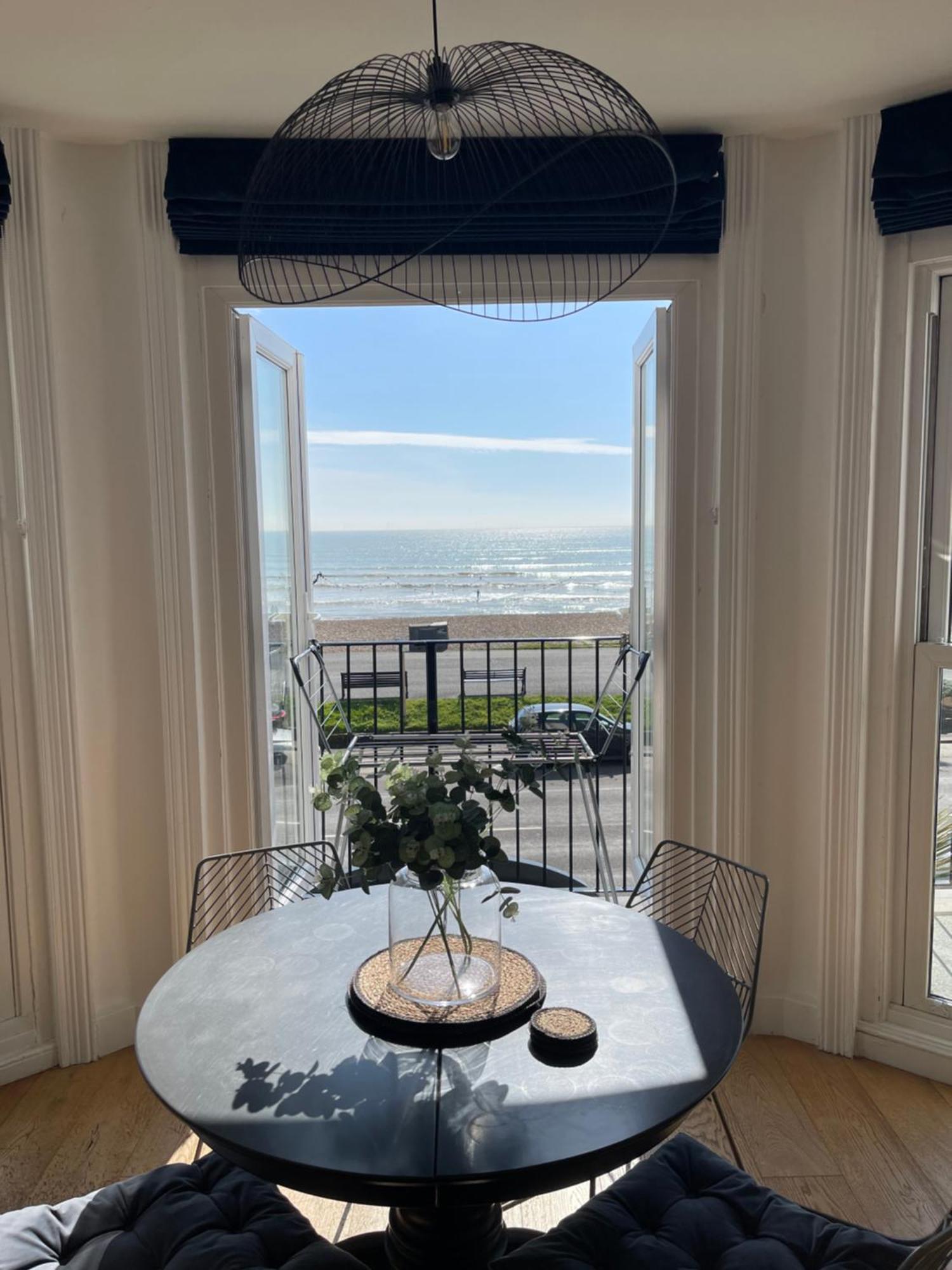 Seaview Flat With Balcony, Spacious 2 Bedroom Вётинг Экстерьер фото